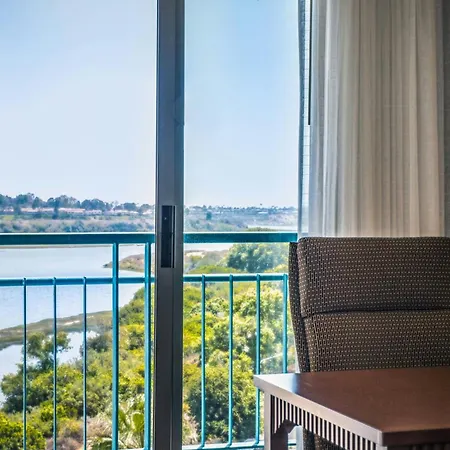 Newport Beach Marriott Bayview Exterior photo