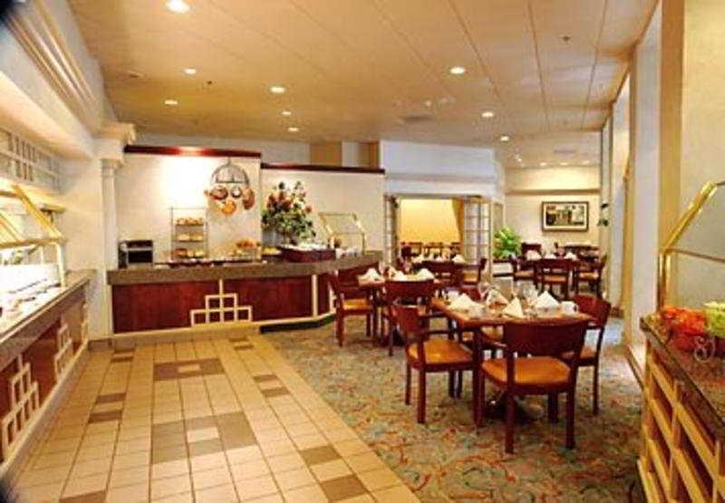 Newport Marriott Bayview Hotel 4*